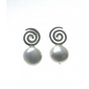 Pendientes de plata. Espiral sobre perla plana de 12mm.