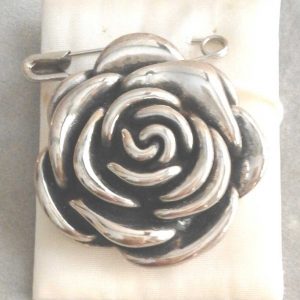 Colgante de Plata. Rosa de 40mm x 40mm x 15mm.
