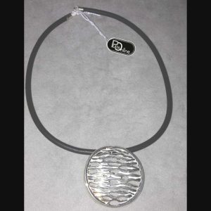 Collar de Plata. 30cm. Colgante círculo troquelado ondas 40mm.