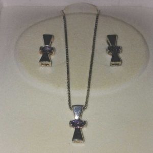 Conjunto de plata. Collar y pendientes. Amatistas de 6mm x 10mm.