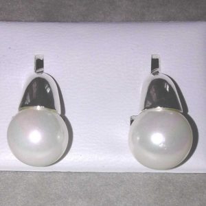 Pendientes de plata. Cono sobre perla de 12mm.